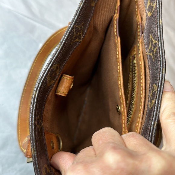 Authentic Louis Vuitton Monogram Vavin PM - Picture 9 of 11